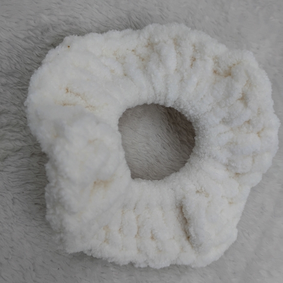 Luxury hand crafted scrunchie - Picture 2 of 2